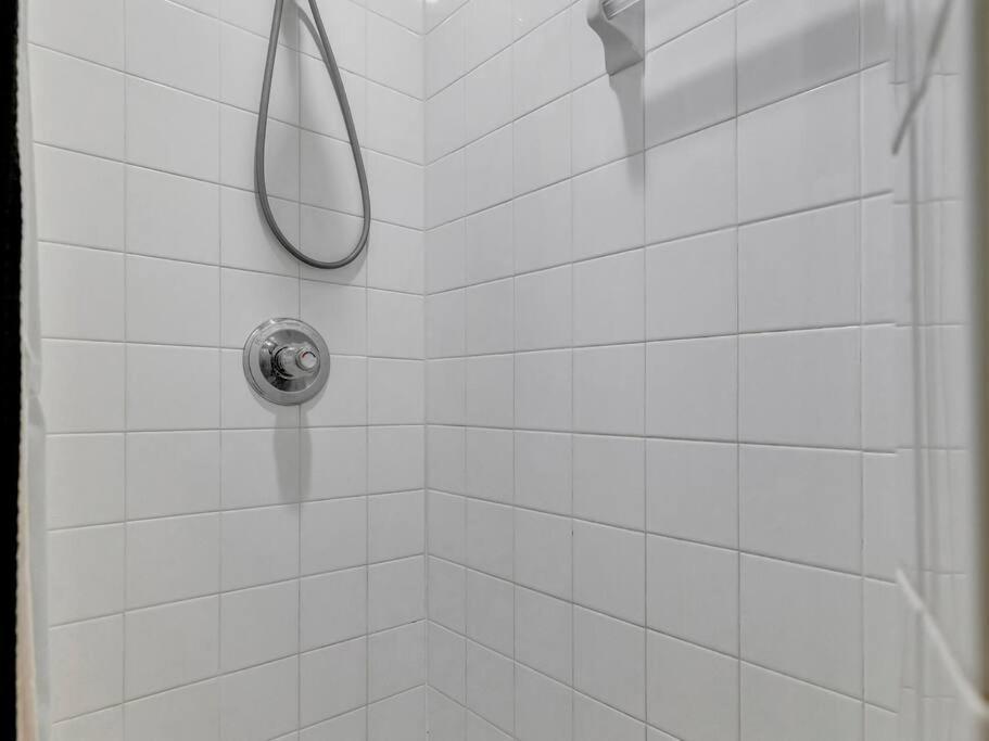 10min To Downtown 3bd 2 Fullbath *