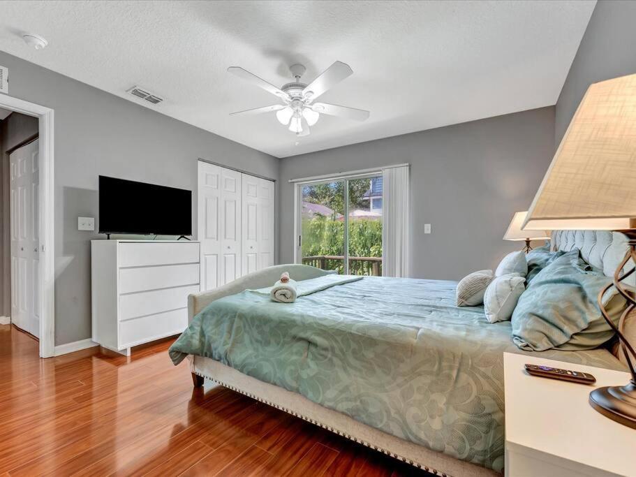 10min To Downtown 3bd 2 Fullbath *