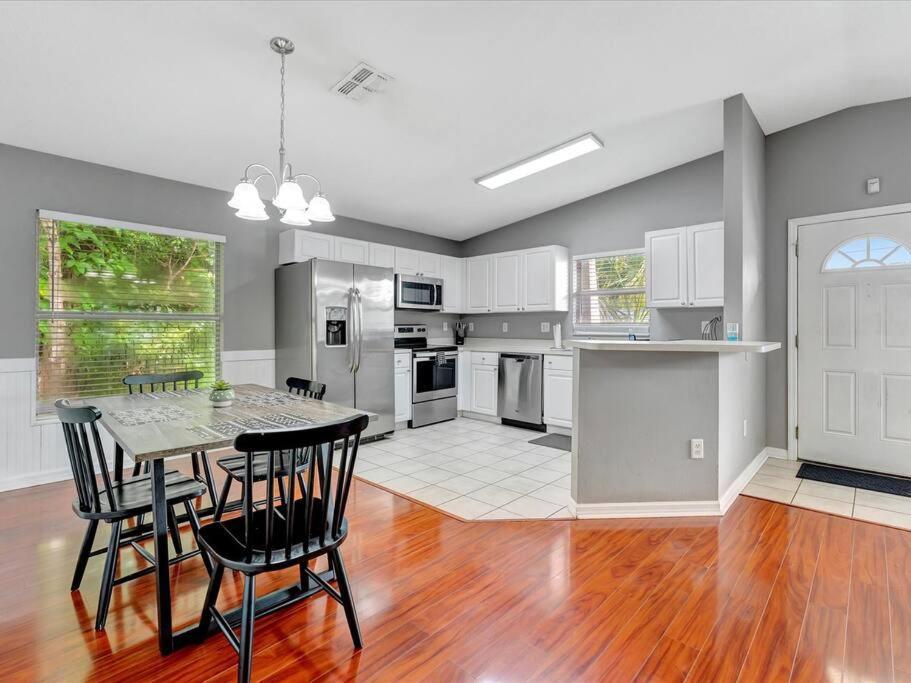 10min To Downtown 3bd 2 Fullbath Tampa